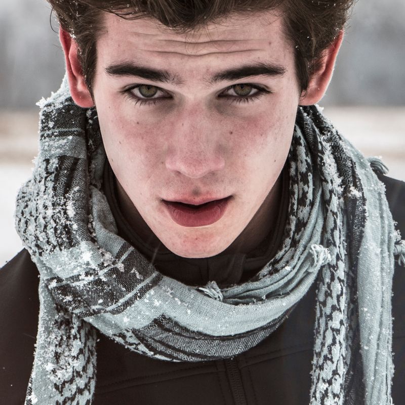 Unisex Winter 9 count Scarf (Black & White Crape Rizzle)